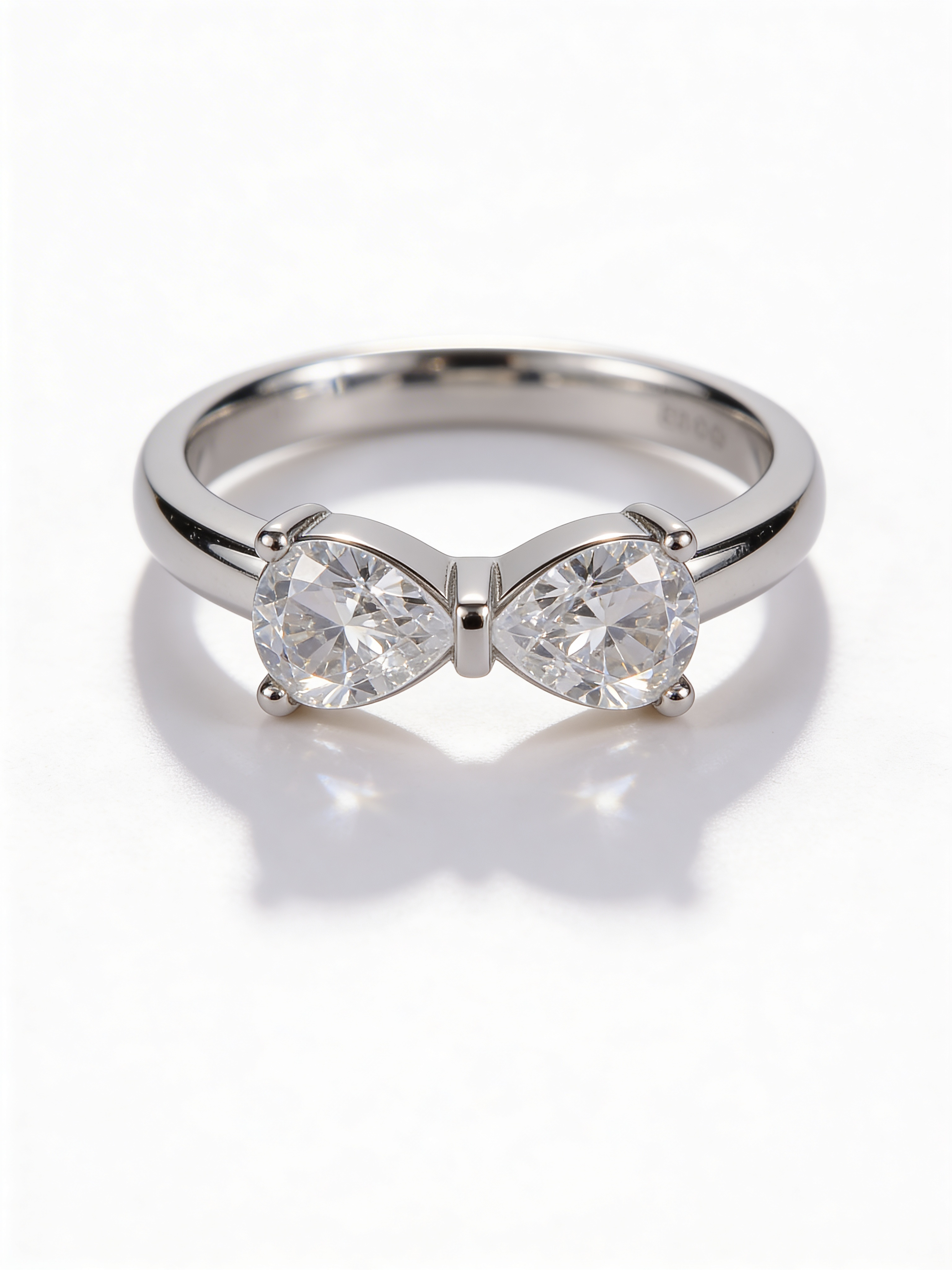 Toi et Moi Bow Ring